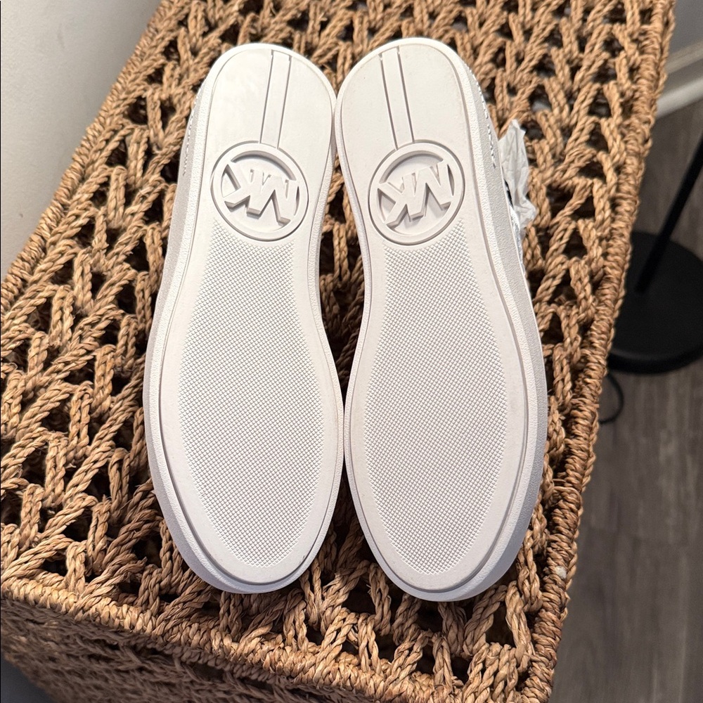 Michael Kors  Women’s  size 61/2 Monogram Black and White Sneakers..NWOT - Picture 4 of 4